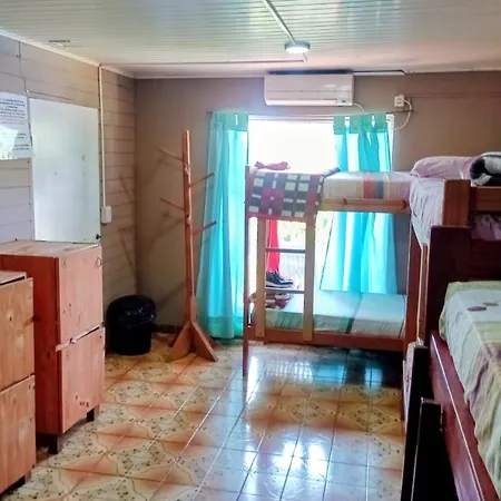Guembe Al Rio Hostel-3